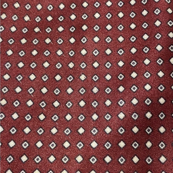 Robert Talbott Best of Class 100% Silk Tie Burgundy with Small Diamond Shapes - Picture 5 of 5